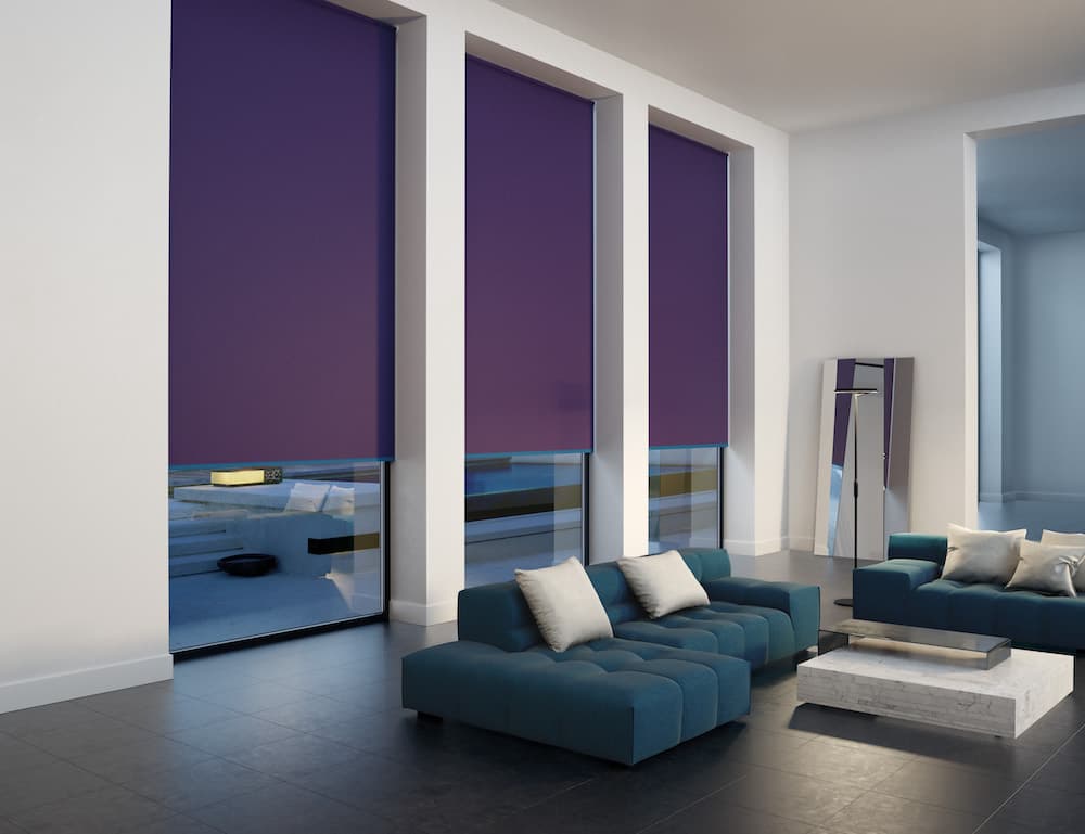 Рулонные шторы блэкаут фиолетового цвета